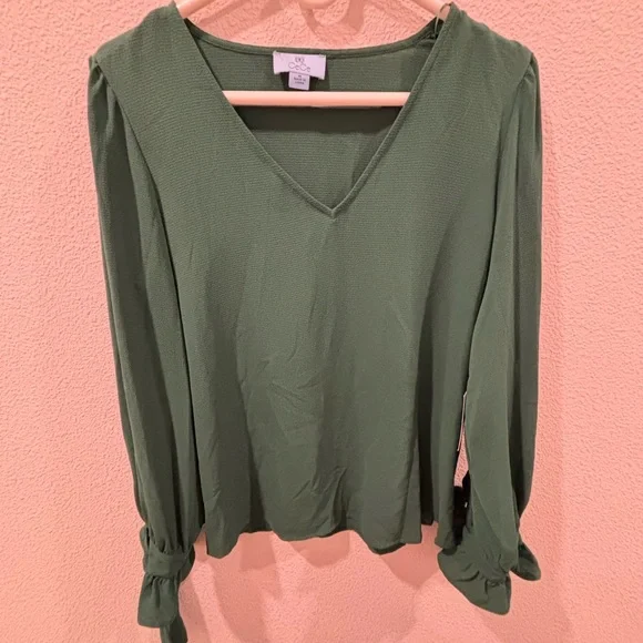 Cece  Olive Green and navy blue V-Neck Blouse with Tie Cuffs 2 pieces - Picture 5 of 15